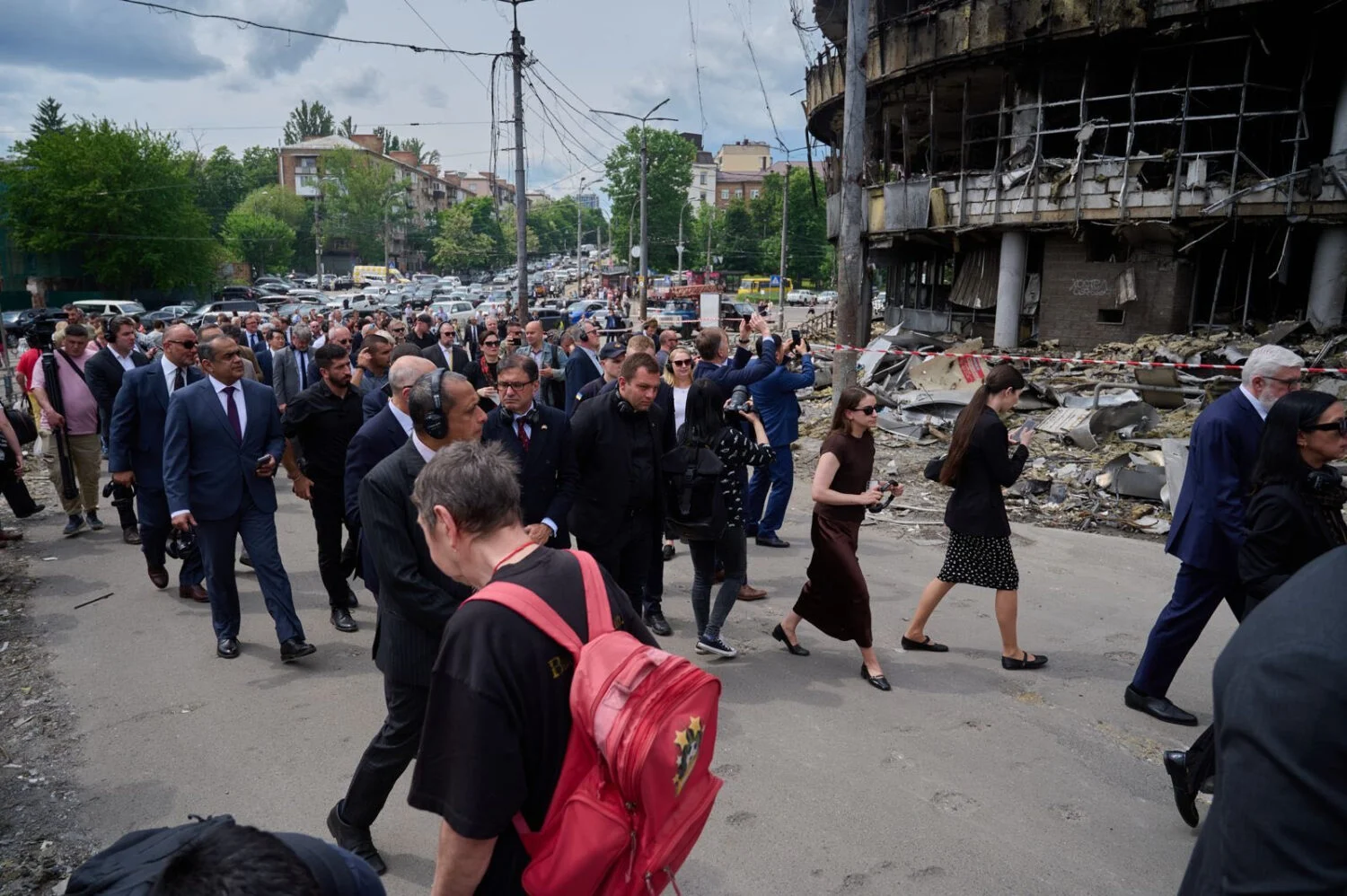 Дипломати 70 держав відвідали місця ударів РФ на Лук'янівці у Києві