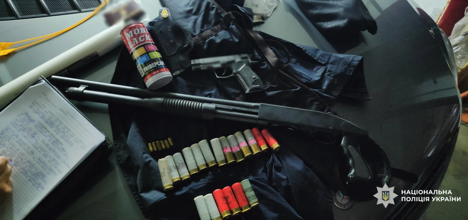 У Києві чоловіка затримали за випадковий постріл з рушниці, який поранив жінку