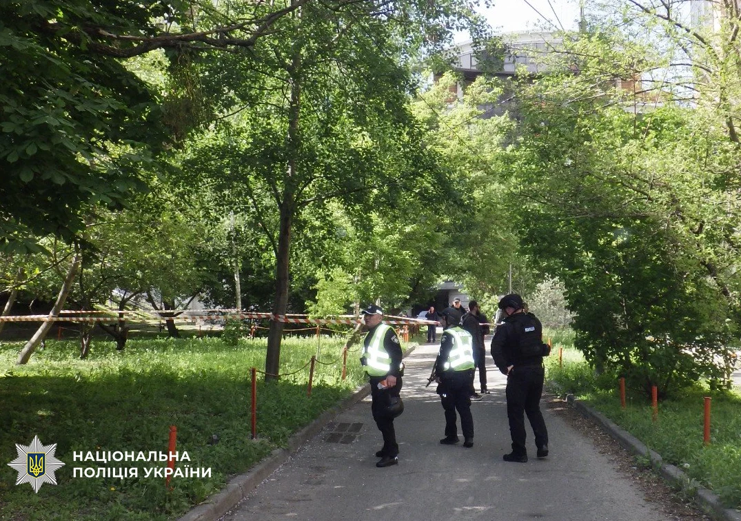 У Києві чоловіка затримали за випадковий постріл з рушниці, який поранив жінку