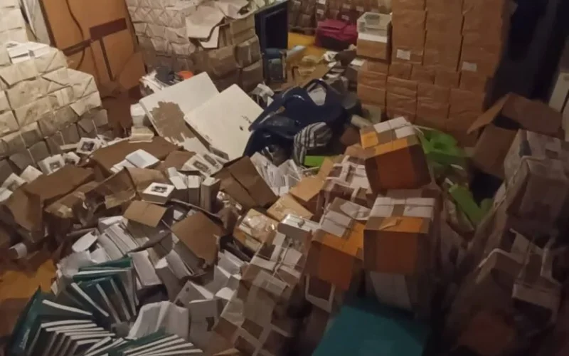 У Києві через прорив теплотраси затопило склад видавництва “Смолоскип”: знищено частину книжок