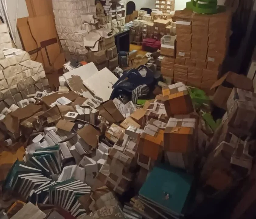 У Києві через прорив теплотраси затопило склад видавництва “Смолоскип”: знищено частину книжок