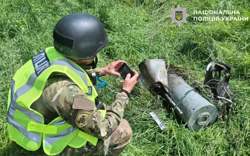Поліцейські Києва вилучили бойову частину «Герань-2» поблизу проїжджої частини у Шевченківському районі (відео)