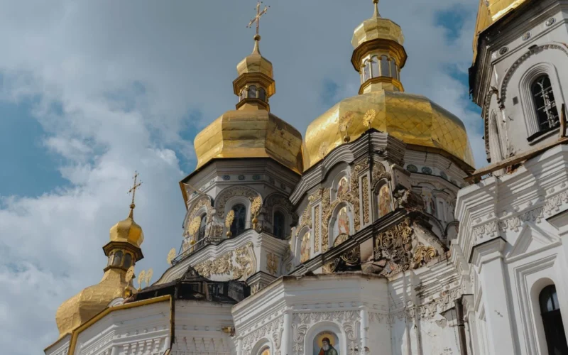 Київ 15 червня: удар по Лаврі, 5 загиблих, знищена кіностудія