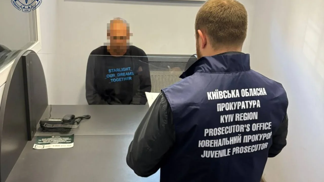 Увірвався до дитячої кімнати через вікно: на Київщині чоловік намагався зґвалтувати 8-річну дівчинку