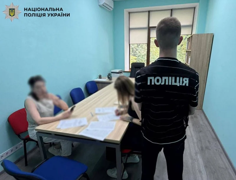 Закупила обладнання для кабінетів біології у школи з націнкою у близько 700 000 гривень: у Києві оголосили про підозру посадовиці КП