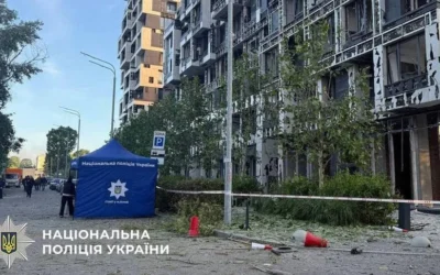 Двоє хлопчиків, чия мама загинула, коли бігла з ними до укриття в Києві, після атаки потрапили до «Охматдиту»