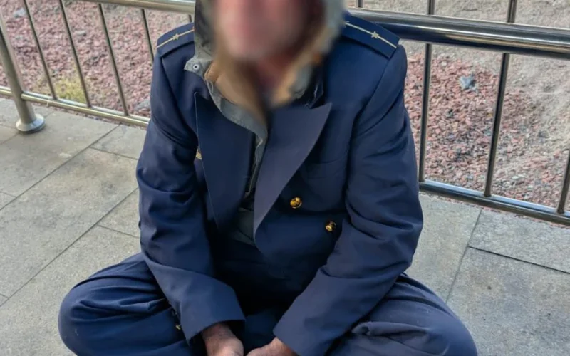 У Києві рецидивіст розбив музейний потяг і перевдягнувся залізничником (фото)