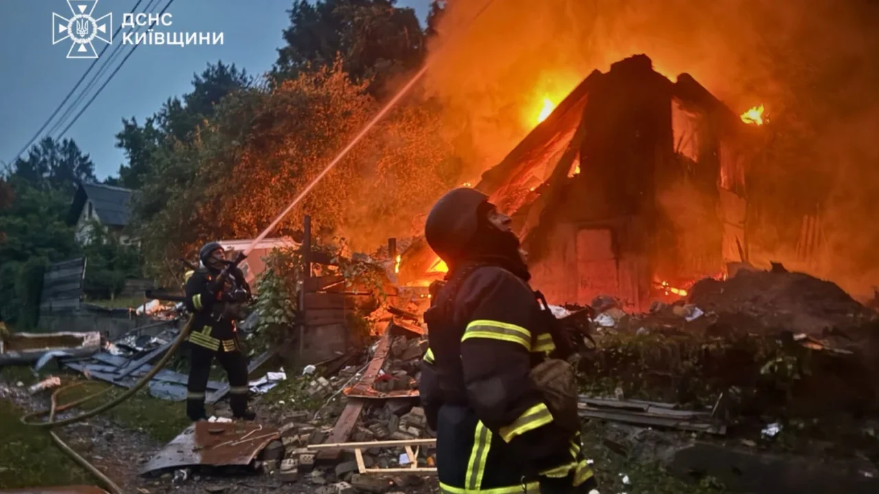 На Київщині зафіксували наслідки ворожої атаки у 5 населених пунктах, троє потерпілих