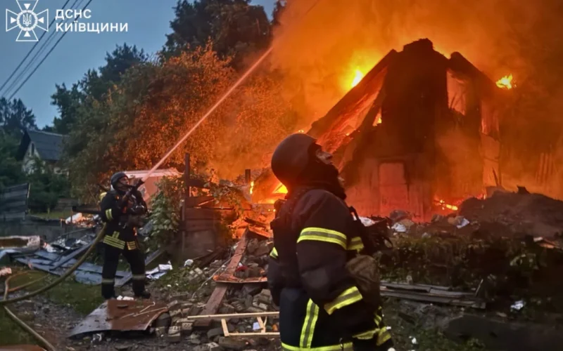 На Київщині зафіксували наслідки ворожої атаки у 5 населених пунктах, троє потерпілих