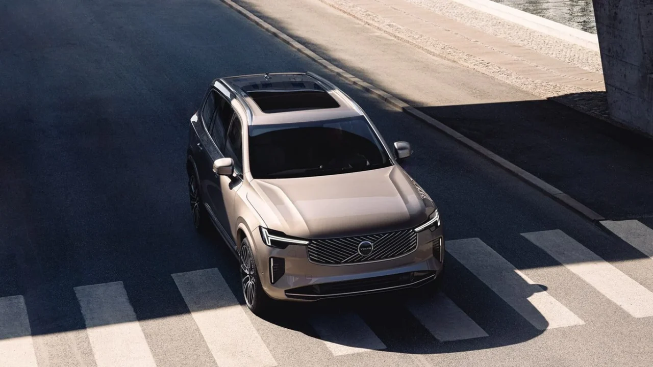 Переваги Volvo XC90 для сімейних поїздок та повсякденного використання