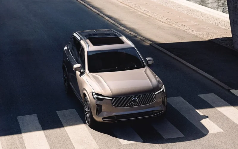 Переваги Volvo XC90 для сімейних поїздок та повсякденного використання