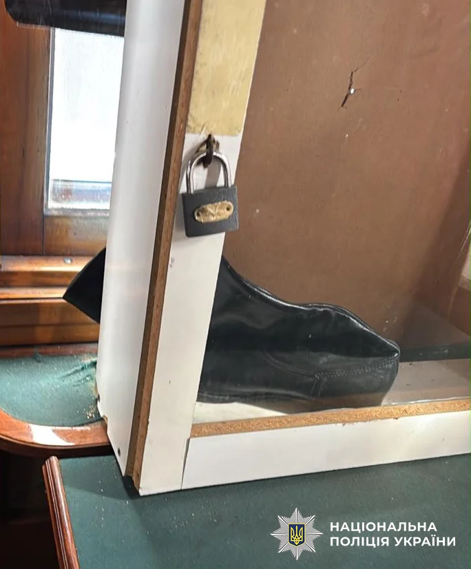 Рецидивіст розбив музейний потяг Укрзалізниці у Києві та намагався викрасти експонати