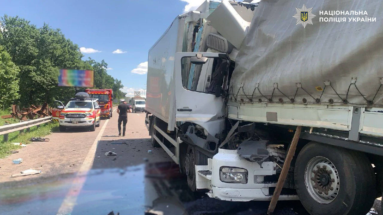 Смертельна ДТП на Бориспільському шосе: загинули двоє водіїв Mercedes у Дарницькому районі