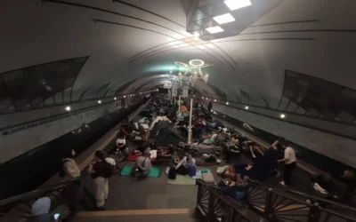 Скарги щодо метро під час нічної атаки на Київ: метрополітен заперечує обмеження доступу