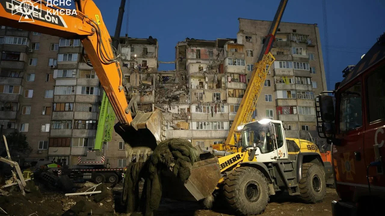 У Києві кількість загиблих внаслідок масованої російської атаки зросла до 19 людей