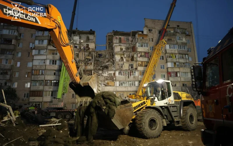 У Києві кількість загиблих внаслідок масованої російської атаки зросла до 19 людей
