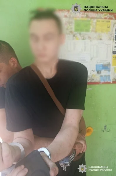 Кривава бійка у київському сквері: 21-річний юнак тяжко поранив ножем однолітка
