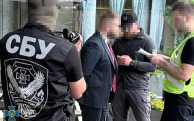 Правоохоронці викрили адвоката, який за хабарі обіцяв «вирішити» справи в судах Києва