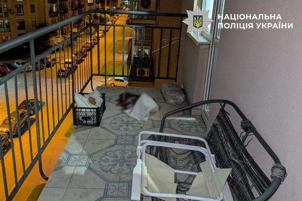 Зачинив собаку на балконі в спеку: киянину повідомили про підозру у жорстокому поводженні з твариною