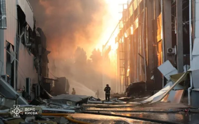 У Києві внаслідок російського обстрілу загинули двоє людей, ще п’ятеро поранені, серед них — дитина (фото)
