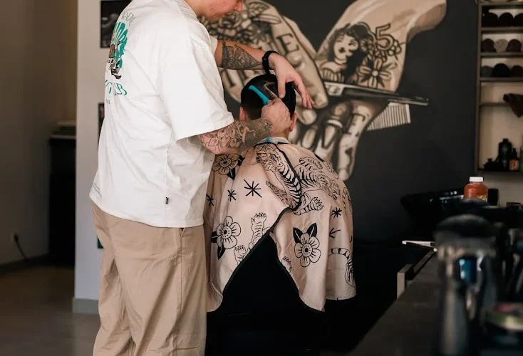 Brone Barbershop 5.0 – барбершоп Правий берег, Київ — 1