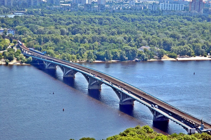 Міст Метро в Києві замовляє проєкт реставрації за 59,3 млн гривень