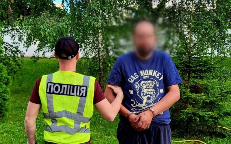 У Києві чоловік під час сварки задушив 41-річну знайому (відео)