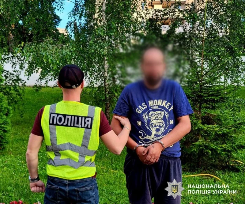 У Києві чоловік під час сварки задушив 41-річну знайому (відео)