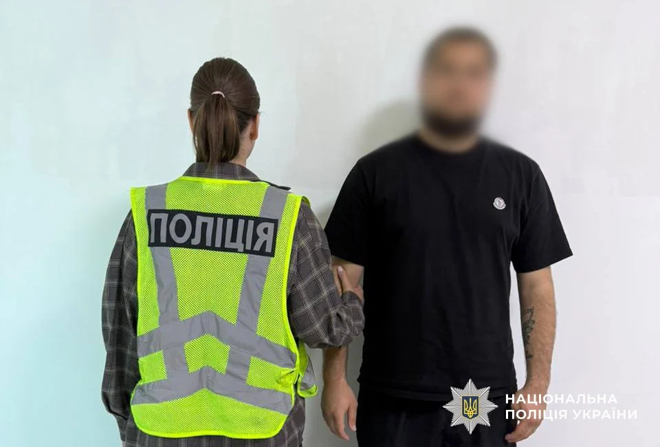 Виманив у пенсіонерки майже мільйон гривень за схемою «псевдо-СБУ»: у Києві повідомили про підозру учаснику шахрайської схеми