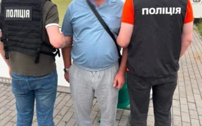 У Києві чоловік за 7 000 доларів обіцяв фіктивне працевлаштування на оборонне підприємство