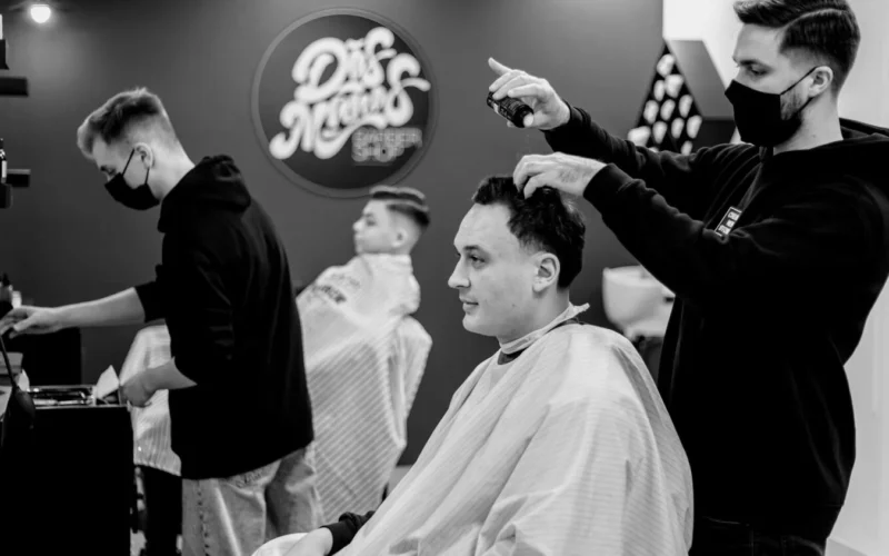Dos Manos Barbershop — 1