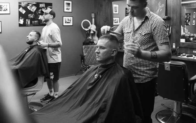 FIRM Barbershop XI — Чоловіча перукарня — 1