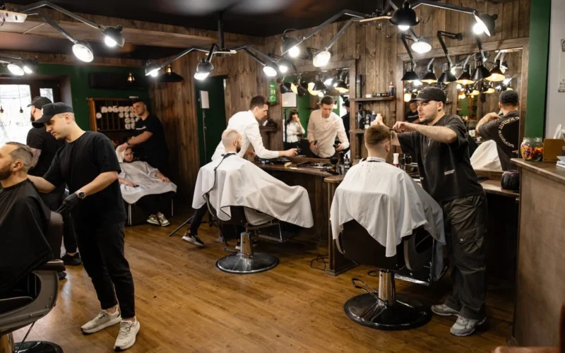 Frisor Barbershop Beresteysky Avenue — 1
