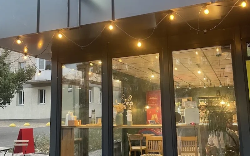H16 cafe — 1