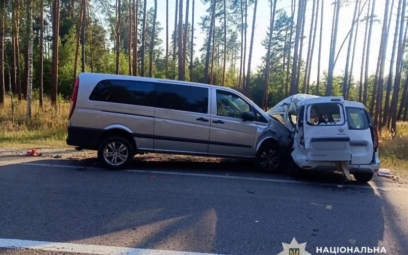 Смертельна ДТП на Київщині: між селами Лютіж та Демидів зіткнулися два автомобілі