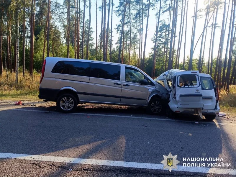 Смертельна ДТП на Київщині: між селами Лютіж та Демидів зіткнулися два автомобілі