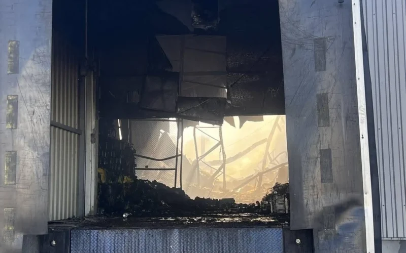 У Києві внаслідок російського обстрілу згорів склад компанії Yasno
