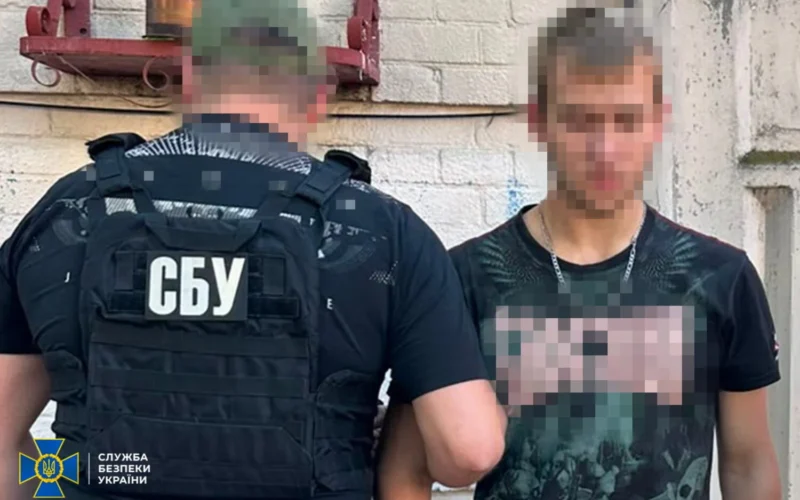 Наводив балістику та дрони на логістичні центри Києва: СБУ затримала російського агента, йому загрожує довічне