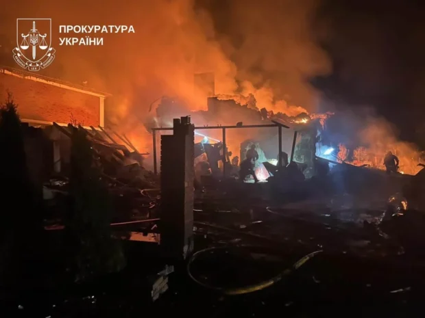 Російський удар по житловому будинку на Київщині: загинули 3-річний хлопчик, його бабуся та дідусь, ще четверо поранені