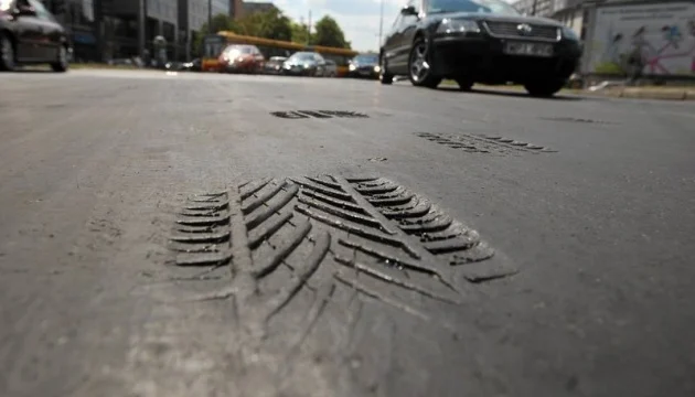 У Києві закрили дороги для вантажівок через спеку