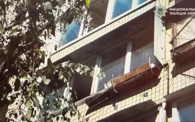 Викинула пінчера з балкона 4-го поверху: у Києві затримали жінку за вбивство собаки (відео)