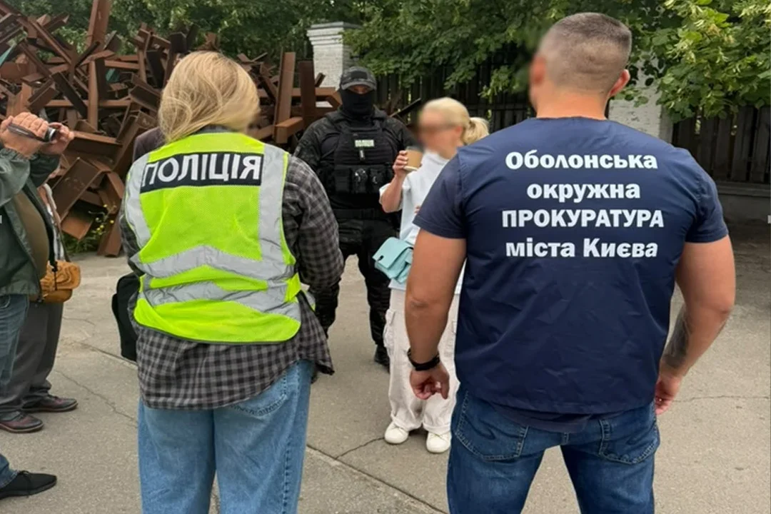«Весільне» агентство для ухилянтів: у Києві викрили ділків, які продавали фіктивні шлюби за 7000 доларів
