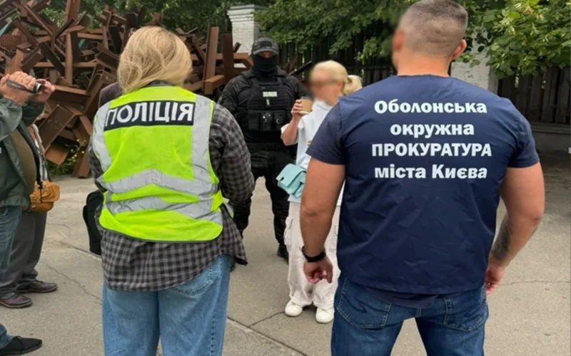 «Весільне» агентство для ухилянтів: у Києві викрили ділків, які продавали фіктивні шлюби за 7000 доларів