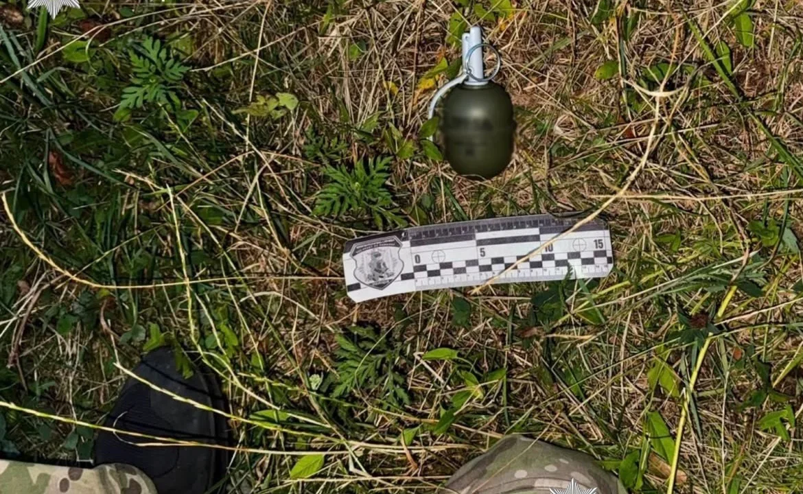 Погрожував велосипедисту гранатою через конфлікт на дорозі: у Києві поліція викрила 23-річного водія
