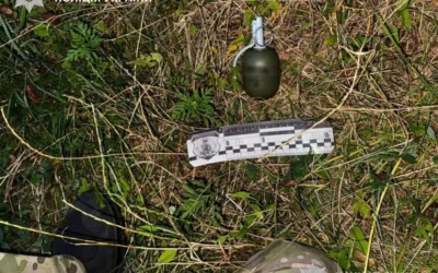 Погрожував велосипедисту гранатою через конфлікт на дорозі: у Києві поліція викрила 23-річного водія