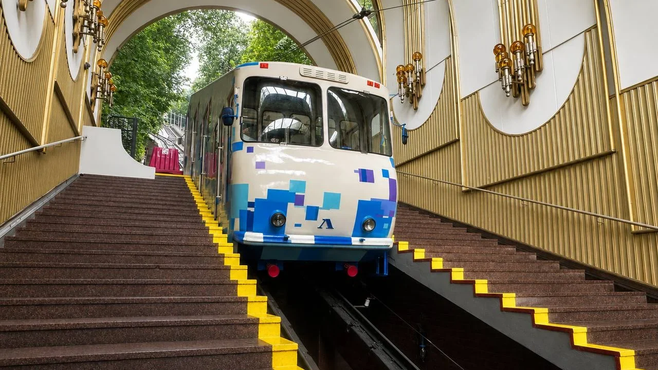 Після планового ремонту у Києві відновлює роботу фунікулер: рух запустять у другій половині дня 21 серпня