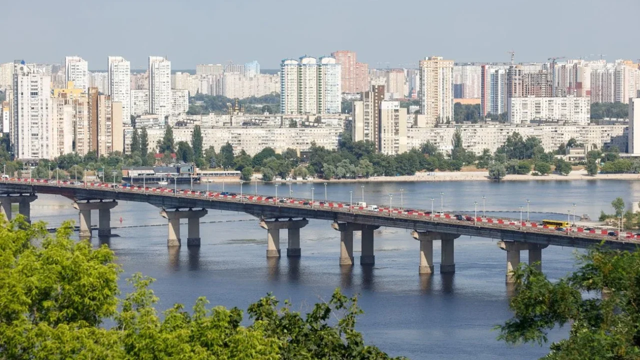 У Києві оголосять тендер на проєкт реставрації мосту Патона