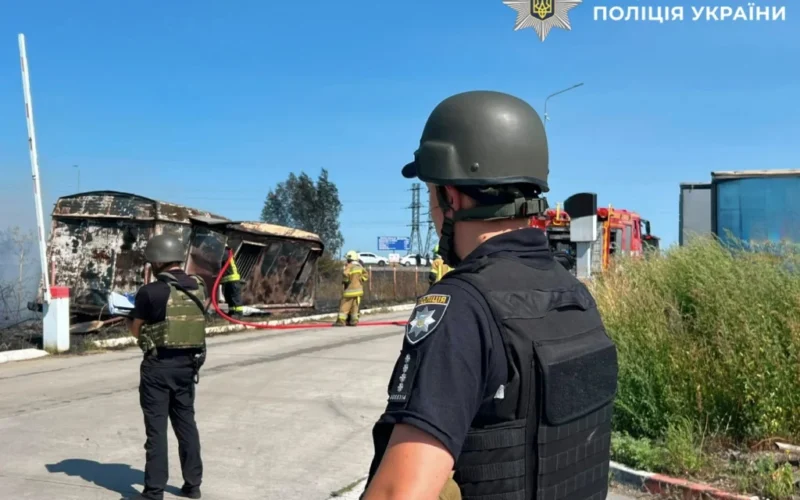 Російський удар по Бориспільському району: двоє людей загинули, дев’ятеро поранені, знищено вантажівки та пошкоджено АЗС