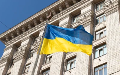 Біля столичної мерії урочисто підняли Державний Прапор України (фото)