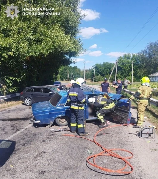 Смертельна ДТП на Київщині: водій ВАЗ виїхав на зустрічну смугу